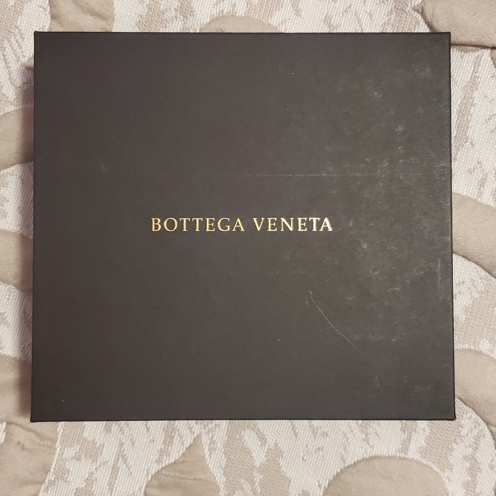 Bottega Veneta wallet box